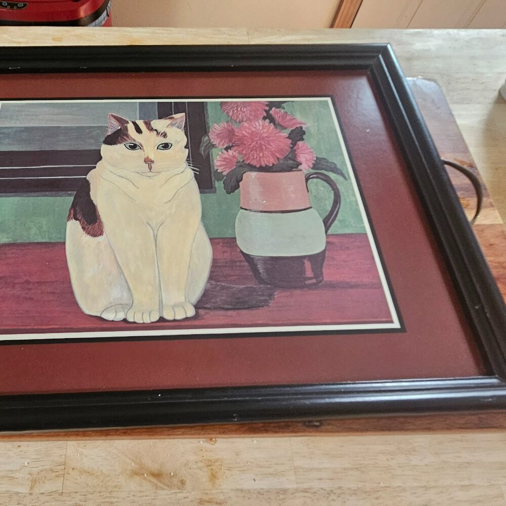 DECORATIVE TRAY WITH GLASS CAT SCENES WITH FLOWER VASE